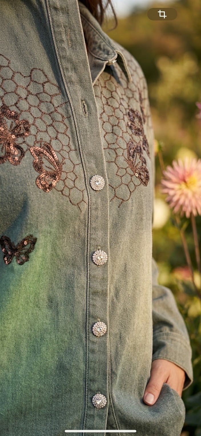 Chemise en jean brodée, La Garde-Robe de Nina - vue 3