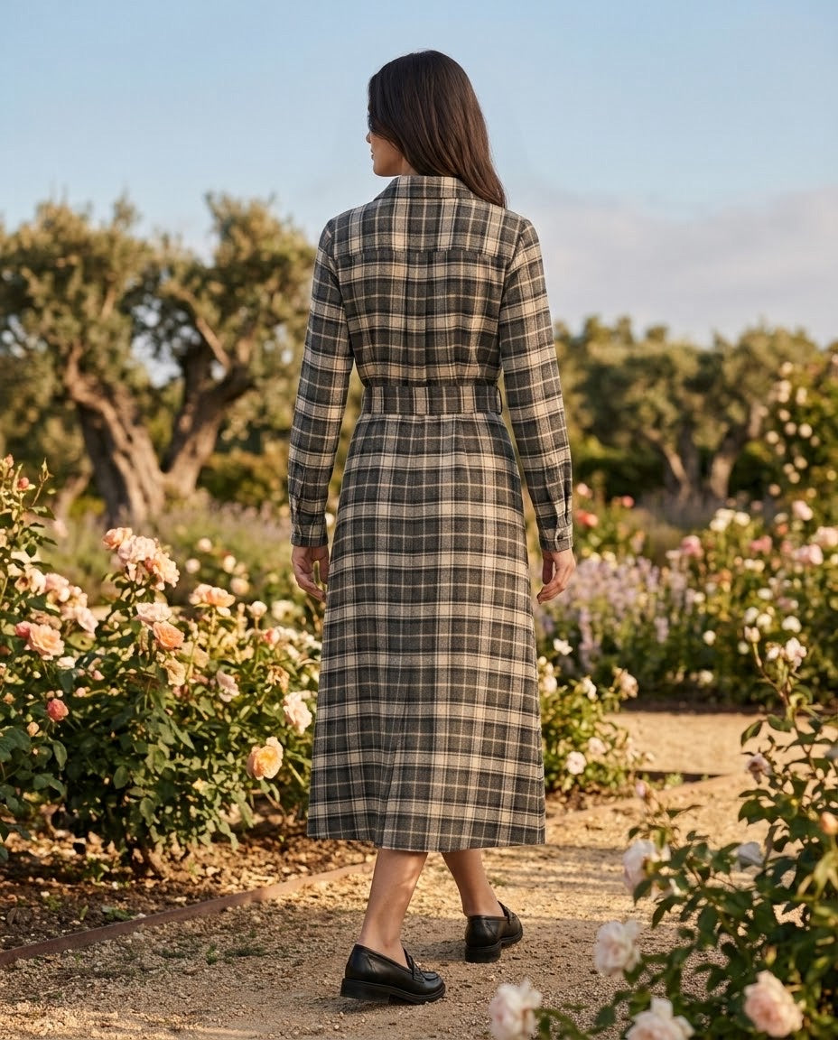 Robe Chemise Carreaux Gris et Écru Broche Fleur Amovible, La Garde-Robe de Nina - vue 4