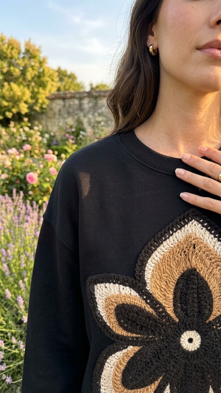 Sweat Noir Fleur Crochet, La Garde-Robe de Nina - vue 2
