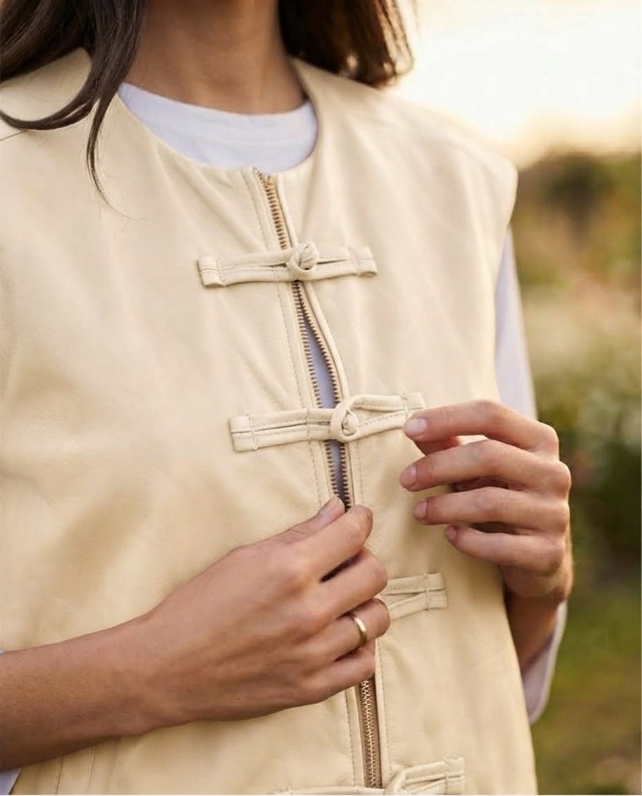 Ensemble en cuir vegan – Écru, La Garde-Robe de Nina - vue 3