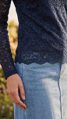 Haut Dentelle Col Montant Marine, La Garde-Robe de Nina - vue 2