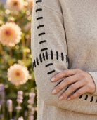 Pull Col Rond Surpiqûres Contrastées Taupe, La Garde-Robe de Nina - vue 2