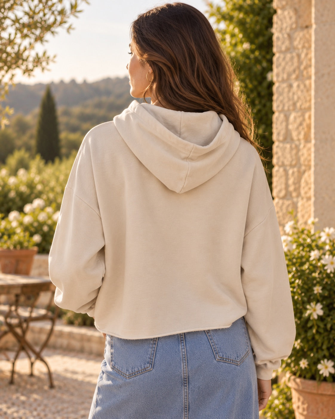 Sweat à Capuche Brodé Bisou Beige, La Garde-Robe de Nina - vue 3